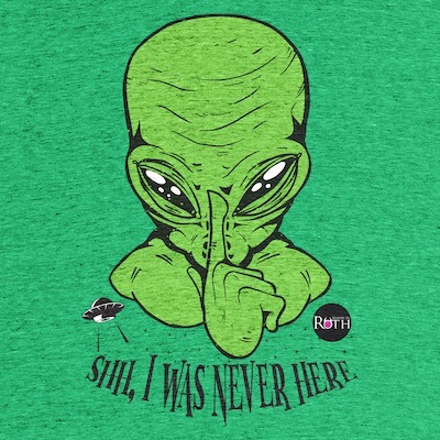 Web1500alien-i-was-never-here – 0059 – Detail I was never here alien shirt